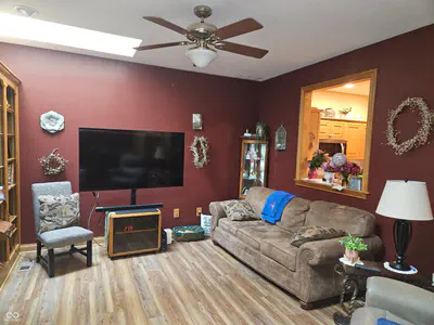 1755 Walnut Trace, Greenfield - 8