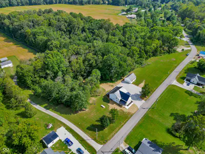 6850 Base Road, North Vernon - 44