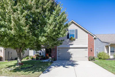 606 Daniel Court, Westfield
