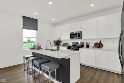 8402 Honorable Drive, Indianapolis - 7