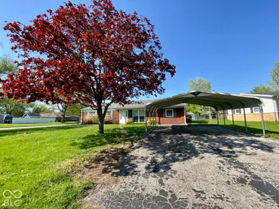 226 Southlane Drive, Whiteland - 2
