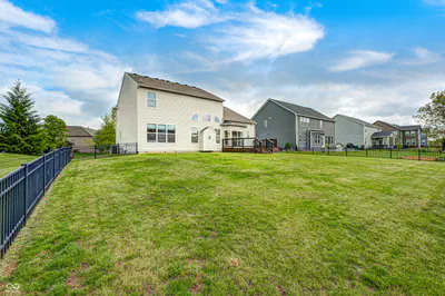 7851 Friends Creek, Avon - 32