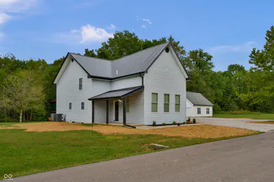 6850 Base Road, North Vernon - 45