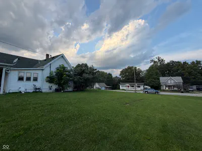 607 Lafayette Avenue, Oolitic - 2