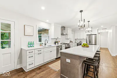 9224 Crestview Drive, Indianapolis - 3