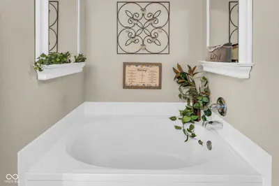 8801 Browns Valley Lane, Camby - 38