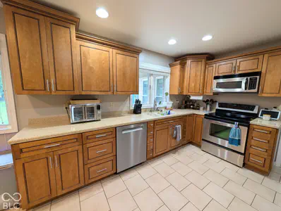 1640 South, Columbus - 16