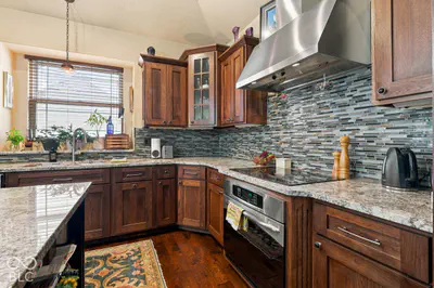 6736 W Stonegate Drive, Zionsville - 17