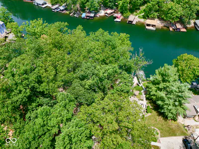 6250 Grosbeak Court, Nineveh - 32