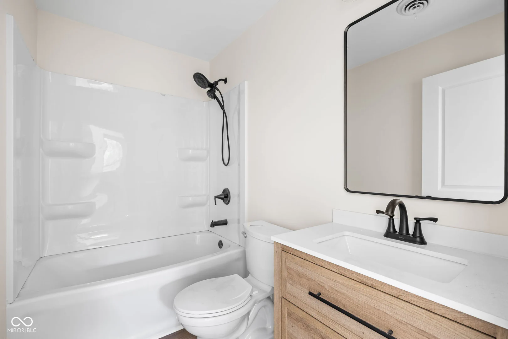 4763 Vernon Avenue, Lawrence