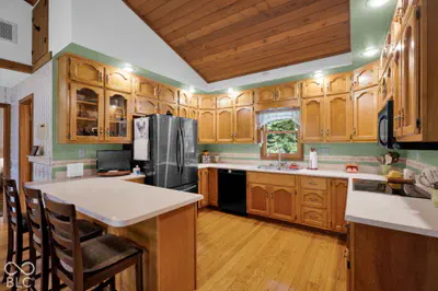 7620 Hall Road, Monrovia - 24