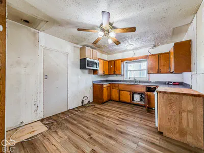 7402 Oak Avenue, Indianapolis - 18