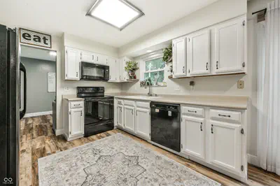 909 Farmview Lane, Carmel - 14
