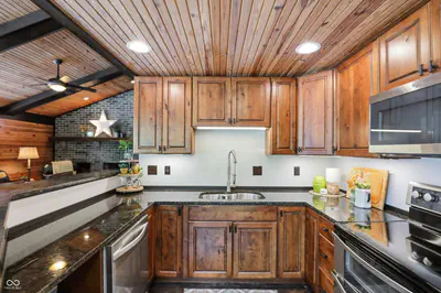 7310 Salmon Drive, Nineveh - 13