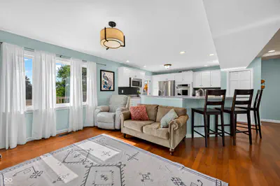 2019 Lakeview Drive, Seymour - 8
