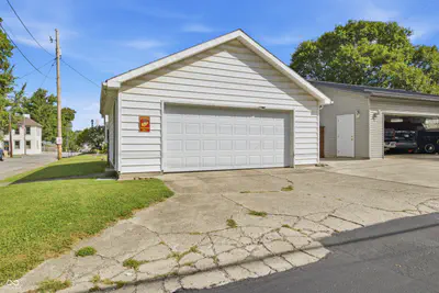 139 Main Street, Centerville - 37