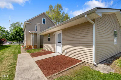 624 N Pine Street, Seymour - 2