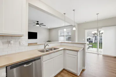 6387 Wasco Drive, Whitestown - 12