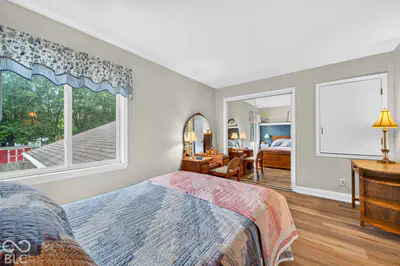 261 Oakwood, Greenwood - 38