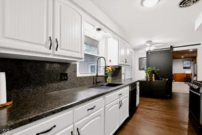 8824 Crestview Drive, Indianapolis - 7