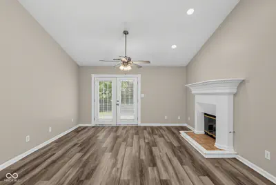 1102 Winding Hart Drive, Indianapolis - 9