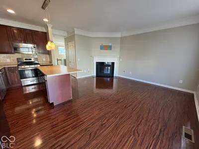 6338 El Paso Street, Whitestown - 12