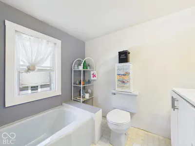 2817 S Liberty Street, Muncie - 23