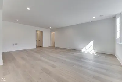 10880 Dartmoor Court, Zionsville - 47