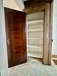 327 W 5th, Peru - 30