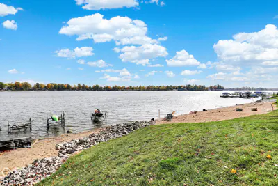 20779 Waterscape Way, Noblesville - 48