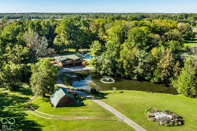 9502 100, Zionsville