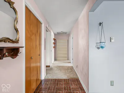 9008 Carriage Lane, Pendleton - 7