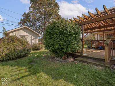 9008 Carriage Lane, Pendleton - 32