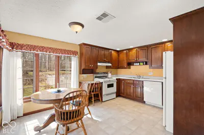 925 Oakwood Lane, Paoli - 63