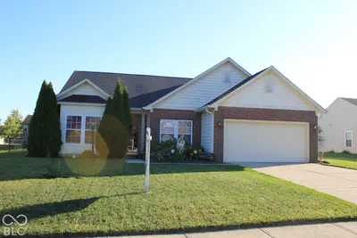 9533 Treyburn Lakes Drive, Indianapolis