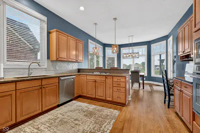 16402 Valhalla Drive, Noblesville - 17