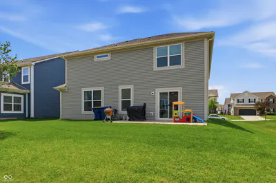 5693 Terracotta Trace, McCordsville - 43