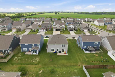 5693 Terracotta Trace, McCordsville - 48