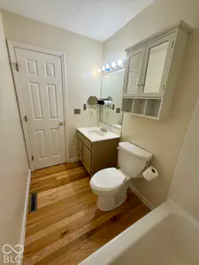 8900 Island Pond Road, Quincy - 17