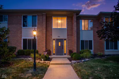 586 Hunters Drive, Carmel - 2