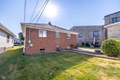 84 7th Avenue, Beech Grove - 87