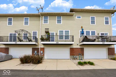6379 Central Boulevard, Whitestown - 32
