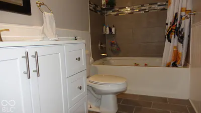 8140 Harshaw Drives, Indianapolis - 23