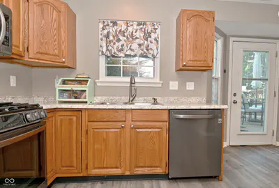 7349 Plantation Lane, Avon - 12