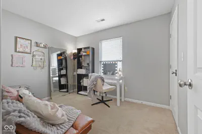 9925 Cedarstone Lane, Avon - 11