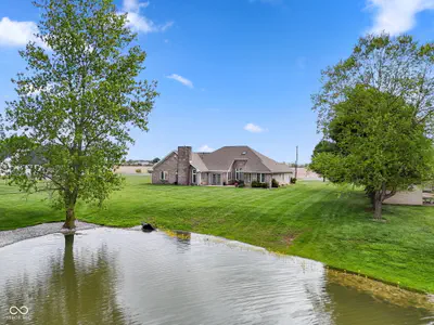 4814 550, New Palestine - 4