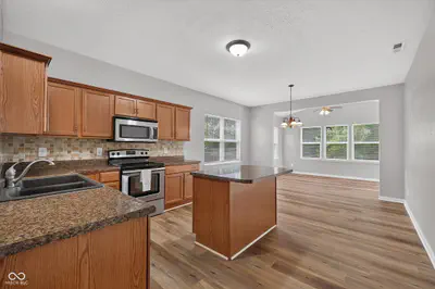 8922 Springview Drive, McCordsville - 9