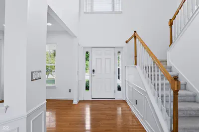 13973 Avalon East Drive, Fishers - 11