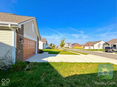 627 Derek Lane, Trafalgar - 13