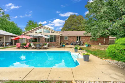 1221 Normandie Court, Avon - 34
